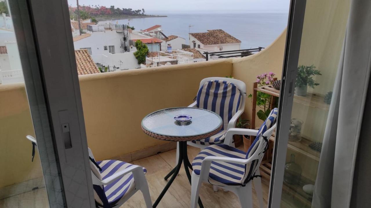 Casa Cachita-En 1ª Linea De Playa Apartment Estepona Ngoại thất bức ảnh
