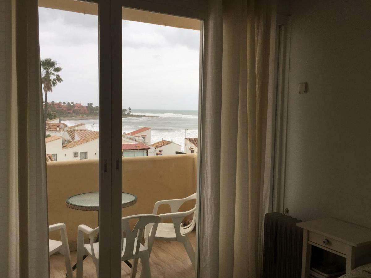 Casa Cachita-En 1ª Linea De Playa Apartment Estepona Ngoại thất bức ảnh