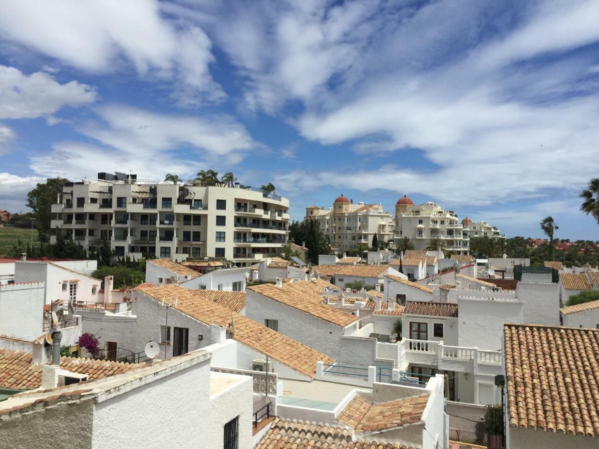Casa Cachita-En 1ª Linea De Playa Apartment Estepona Ngoại thất bức ảnh