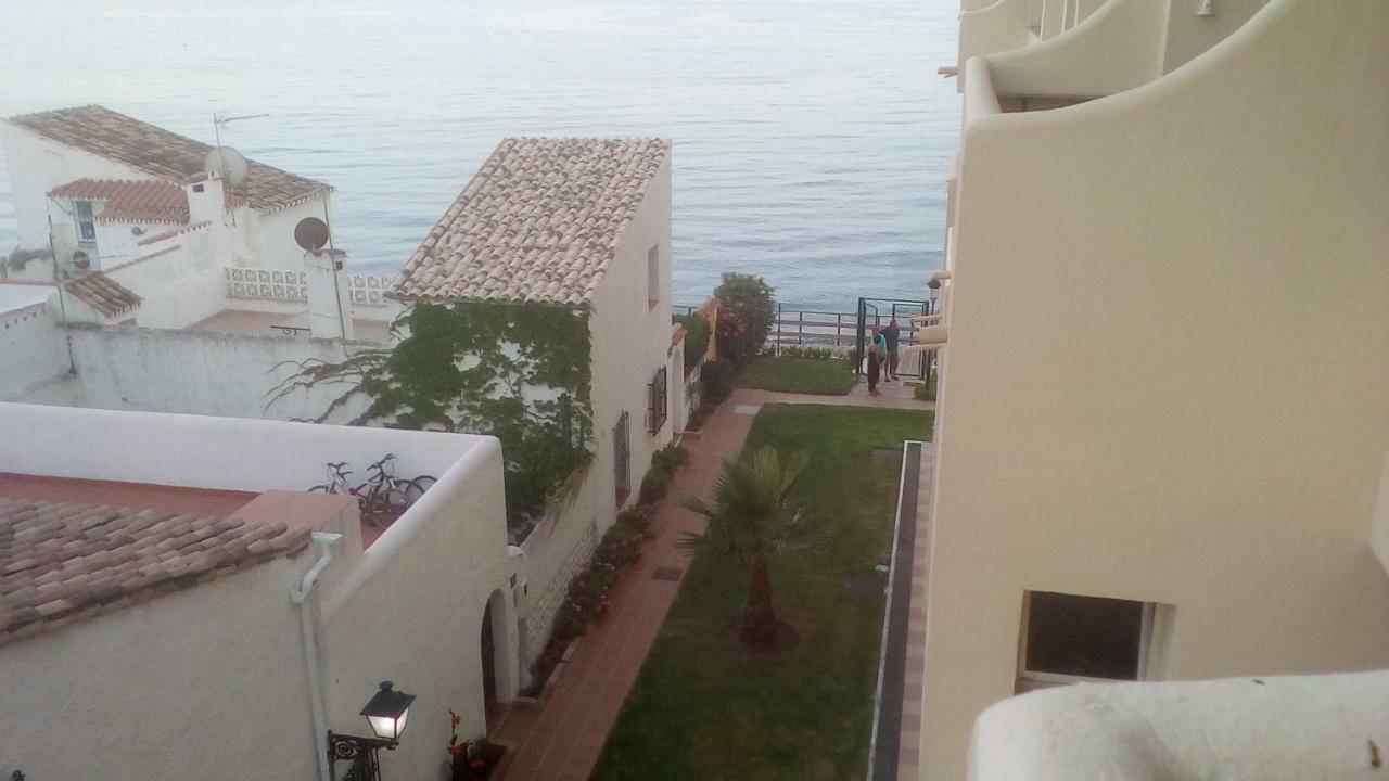 Casa Cachita-En 1ª Linea De Playa Apartment Estepona Ngoại thất bức ảnh