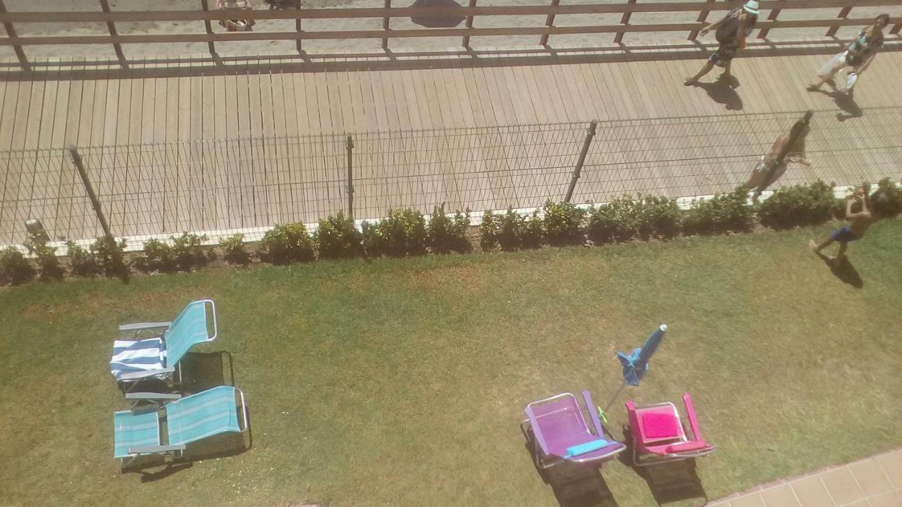 Casa Cachita-En 1ª Linea De Playa Apartment Estepona Ngoại thất bức ảnh