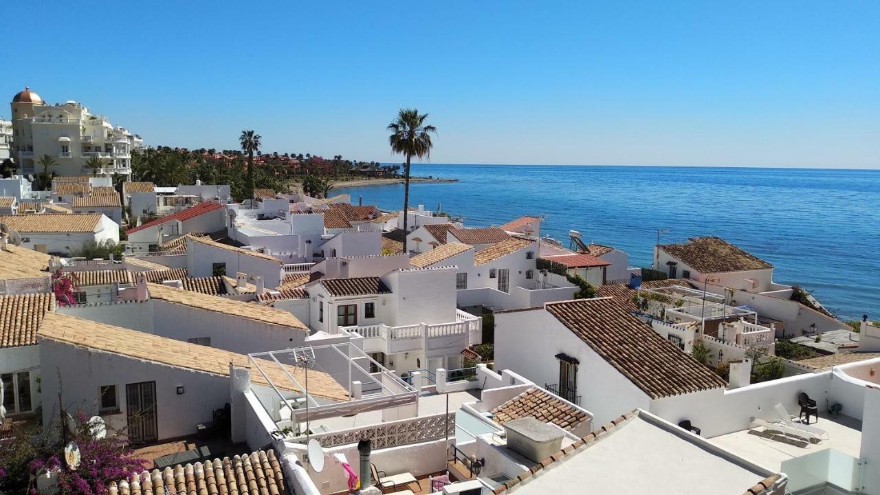 Casa Cachita-En 1ª Linea De Playa Apartment Estepona Ngoại thất bức ảnh